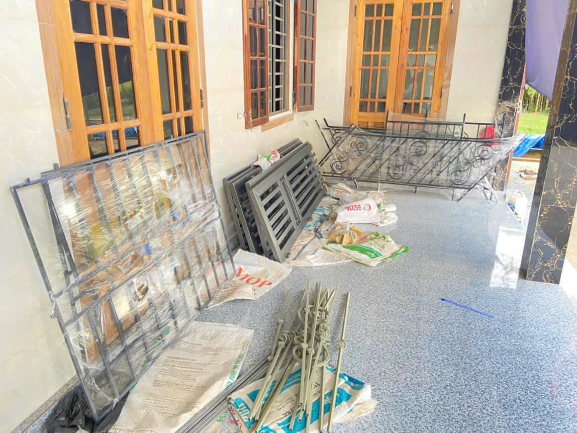 Tập Kết Khung Bảo Vệ Sắt Mỹ Thuật & Hoa Sắt Cửa Sổ Tại Công Trình