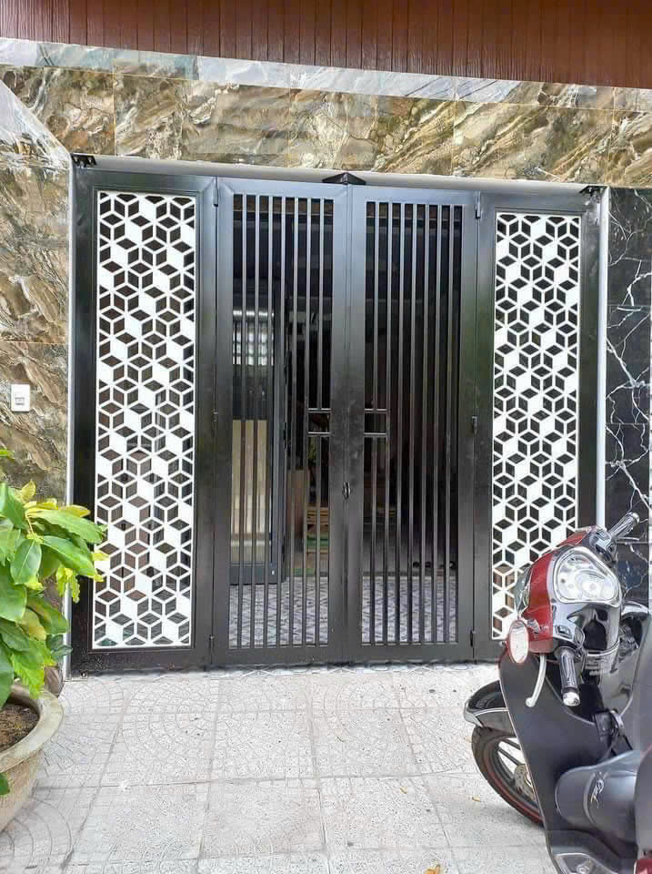 Vách Kính Cường Lực Văn Phòng Kèm Cửa Bản Lề Sàn thi công tại An Hải Bắc Đà Nẵng