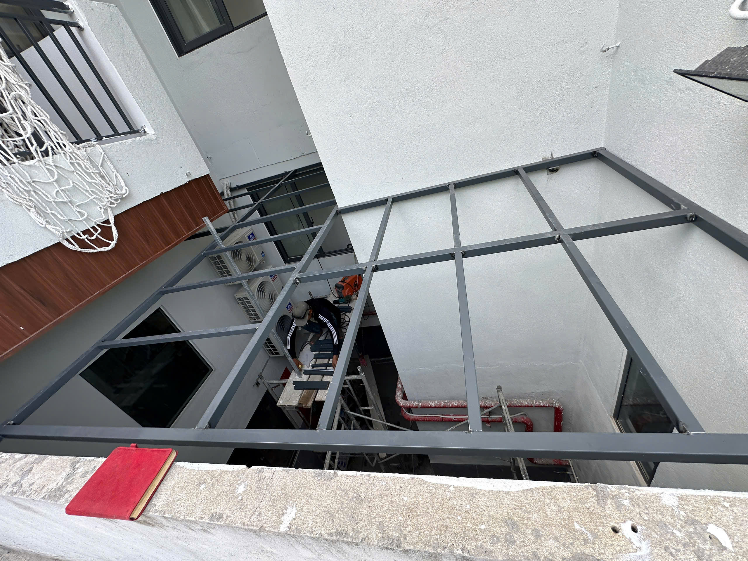 Giàn lam sắt pergola ô thoáng lấy sáng tại Đà Nẵng