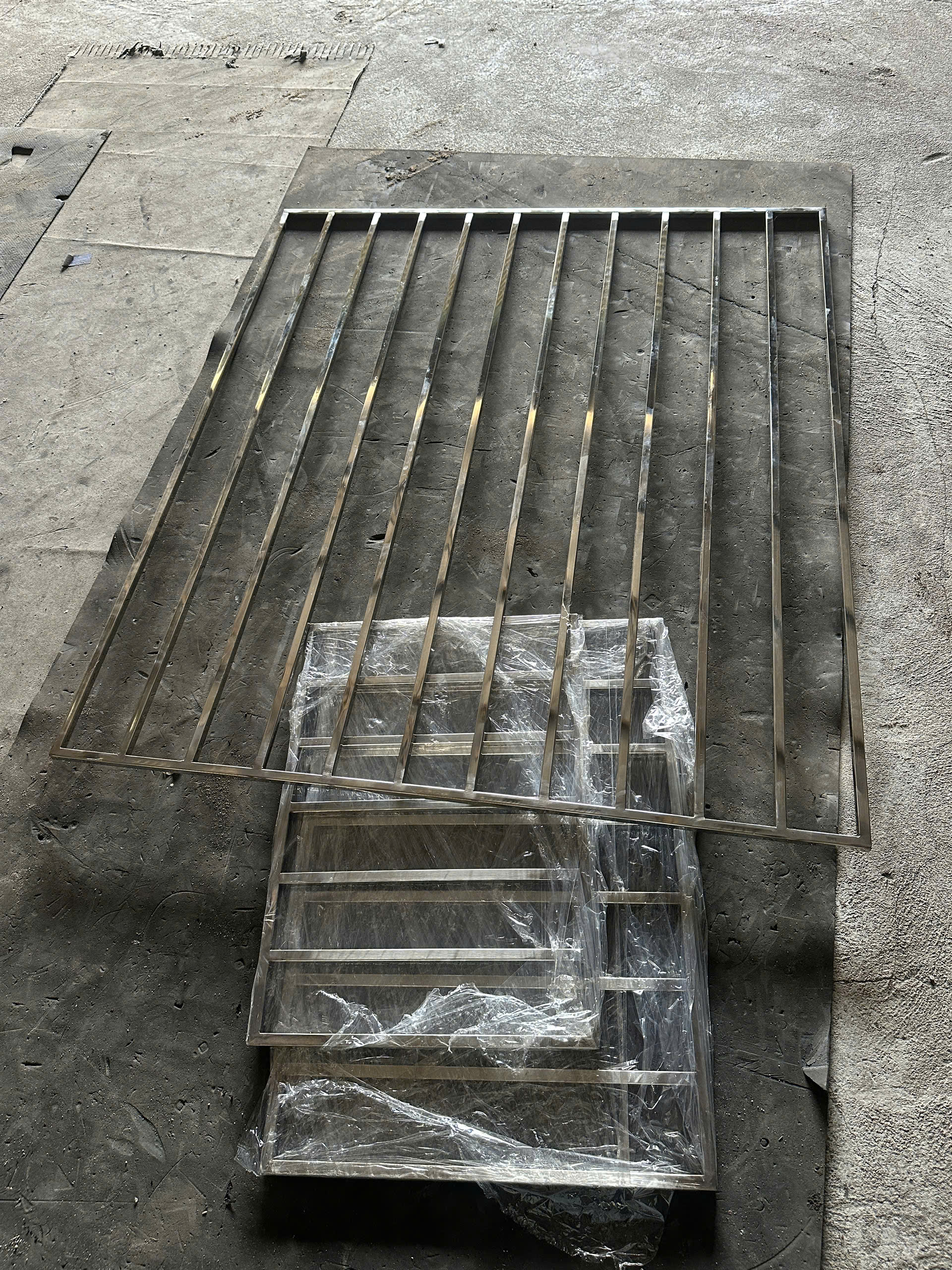 Khung bảo vệ cửa sổ inox 304 chống trộm tại Đà Nẵng